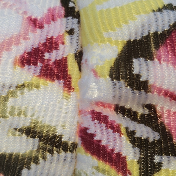 Lemon Rose Florence She Traveled Peplum Top - Picture 4 of 6